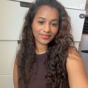 Meet your Posher, Aya